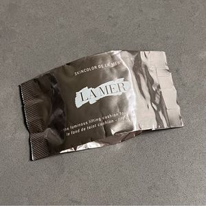 La Mer Luminous Lifting Cushion Foundation - Silver